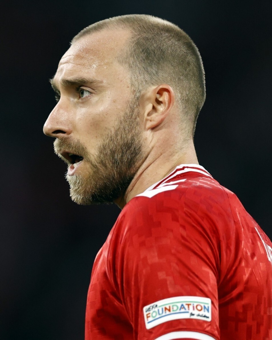 曼联中场表现出色，承担起球队中流砥柱的责任的简单介绍