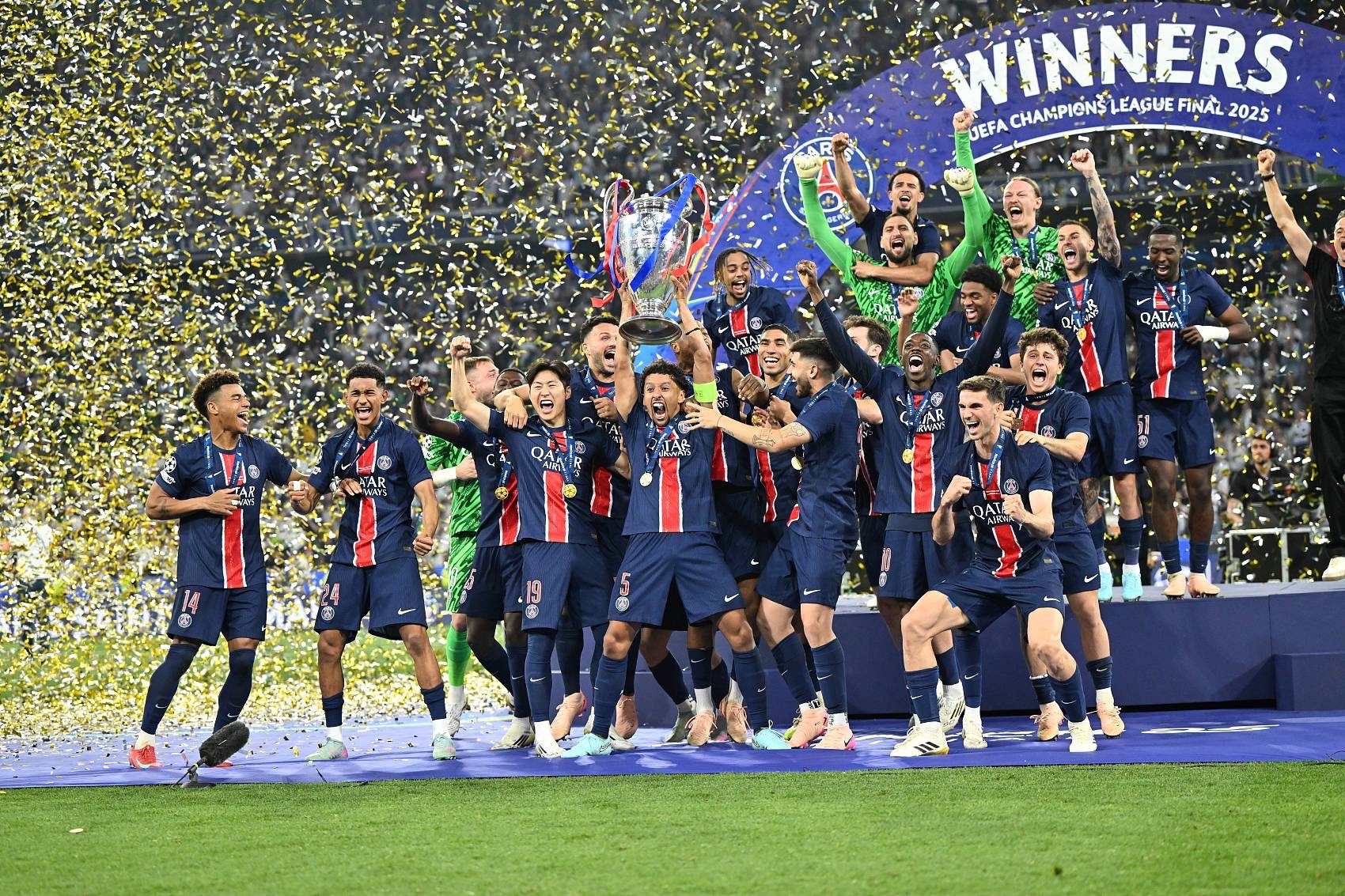 关于土耳其主场迎战德国，争夺欧洲足球最高桂冠的信息