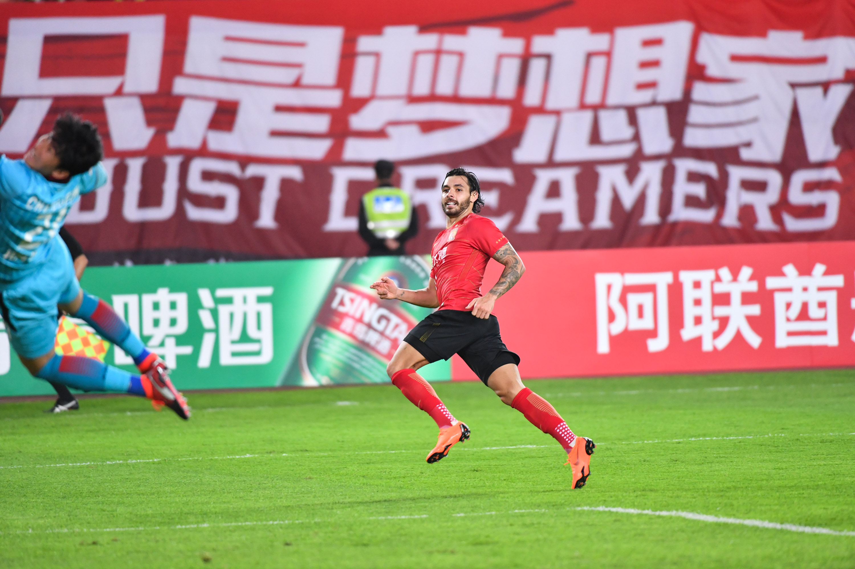 爱游戏官网-广州恒大阵容动荡，挑战亚冠关键战的简单介绍