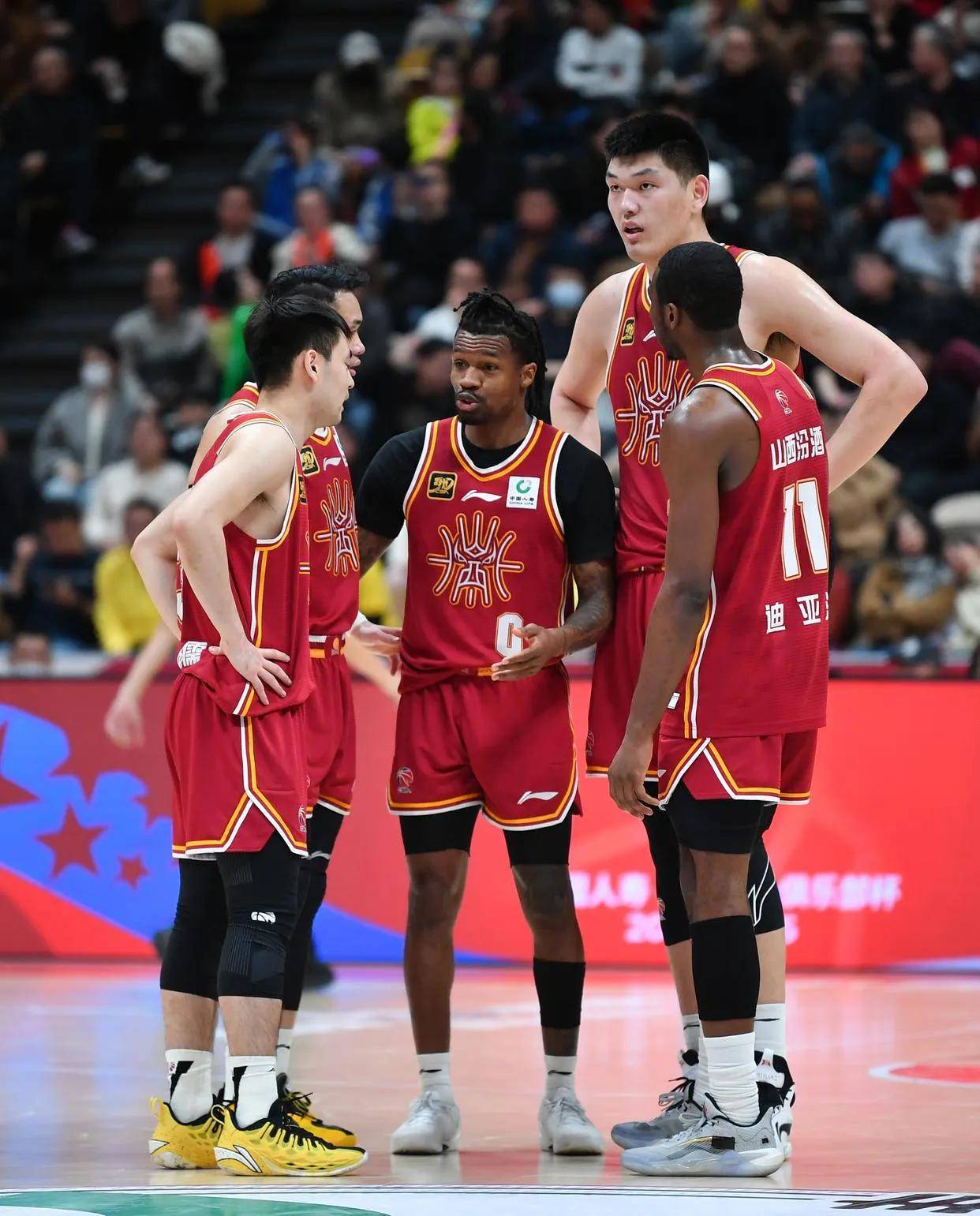 爱游戏官方-包含山西队艰难逆袭，惊险战胜上海男篮的词条