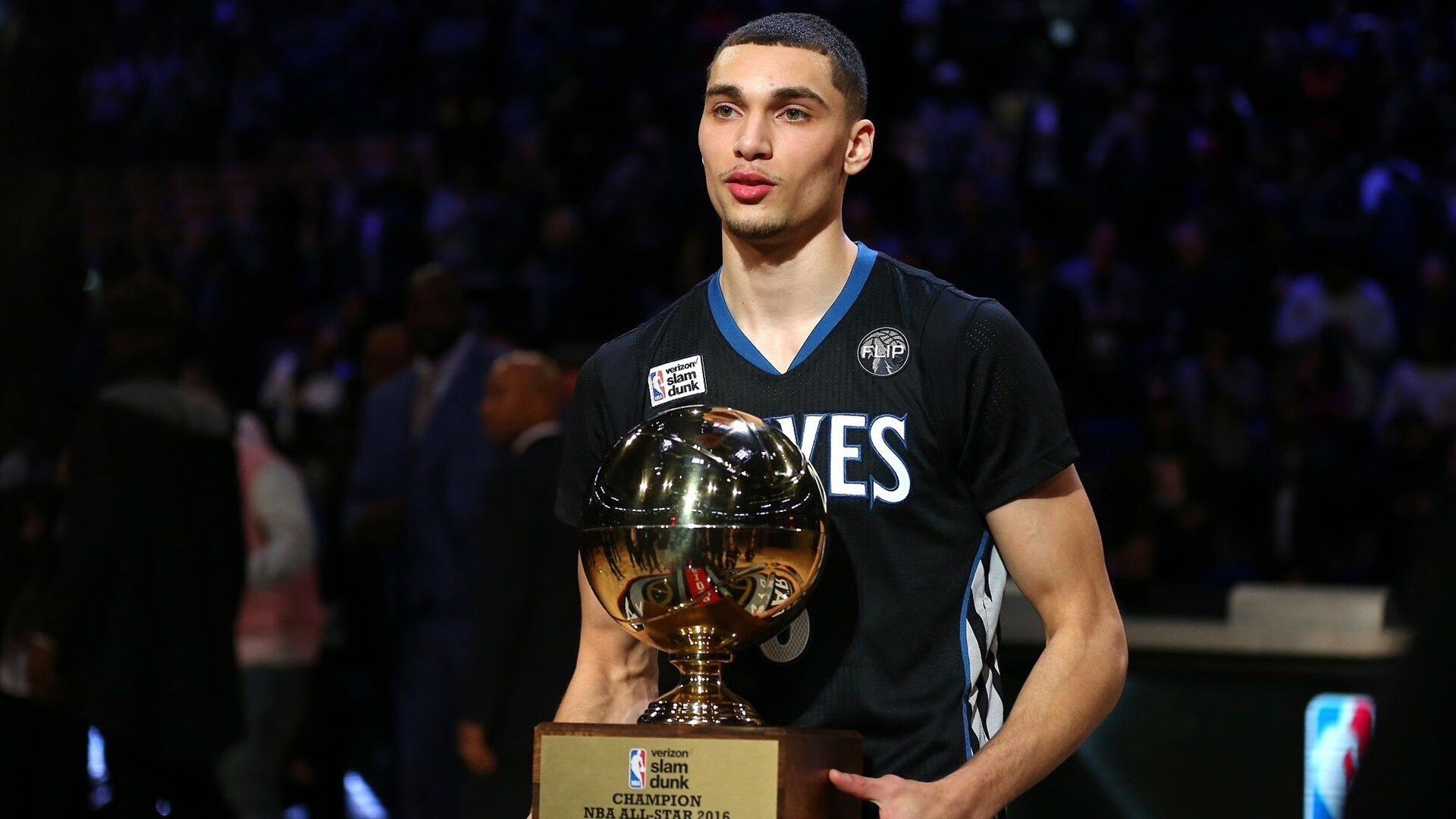 字母哥狂轰45分撕裂防线，76人铁血防守锁死篮网三巨头