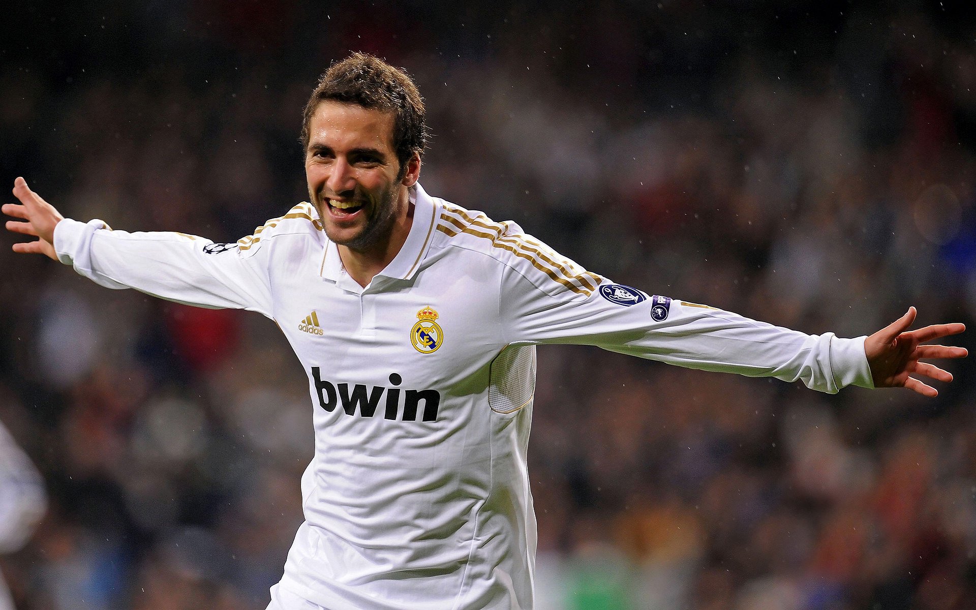 绿茵与硬木的生死博弈，尤文制霸威尔士背后的西决式焦点战启示