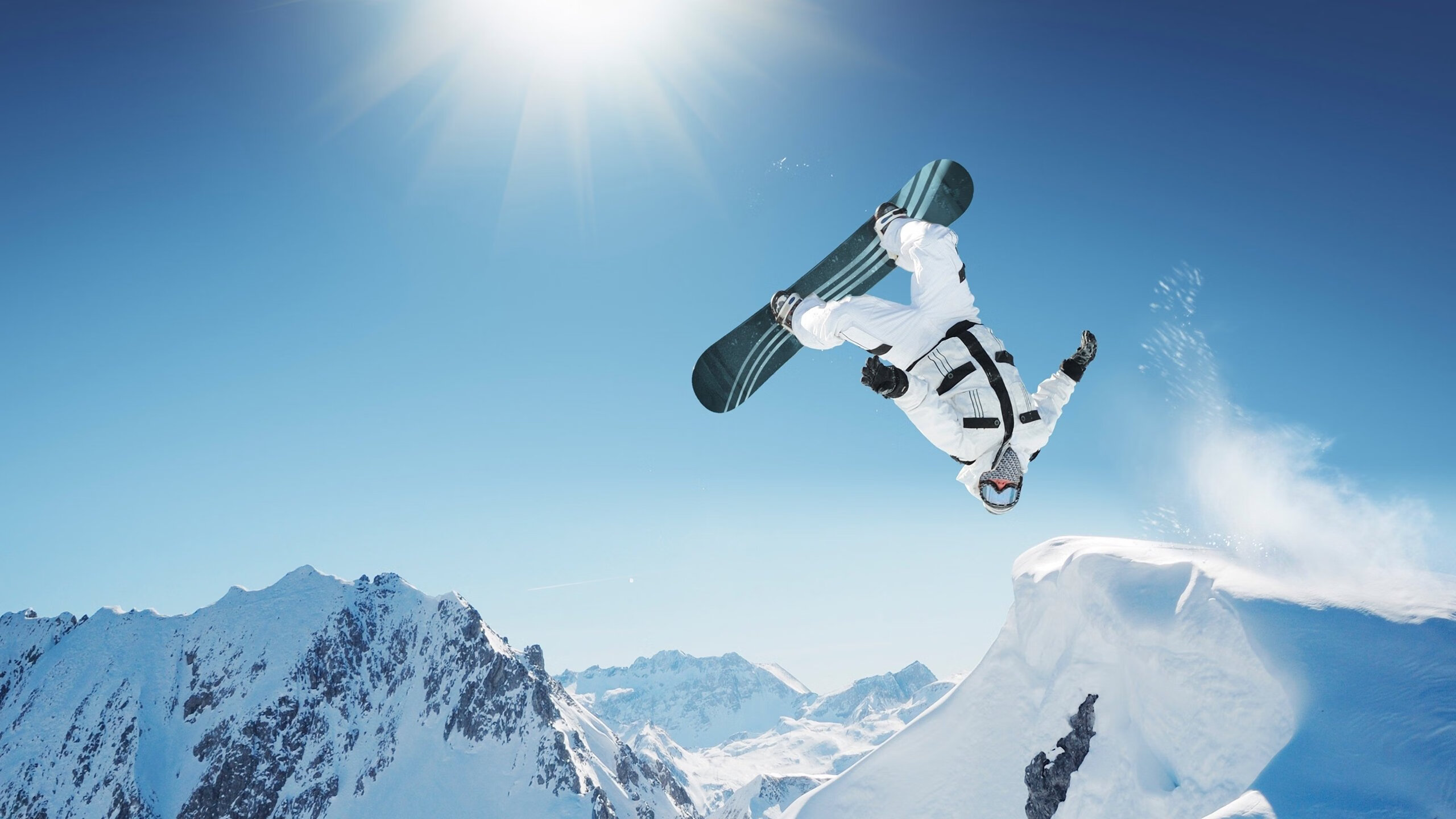 赛道与球场的双重奏,F1街道赛焦点战与挪威生死战取胜埃及的激情碰撞